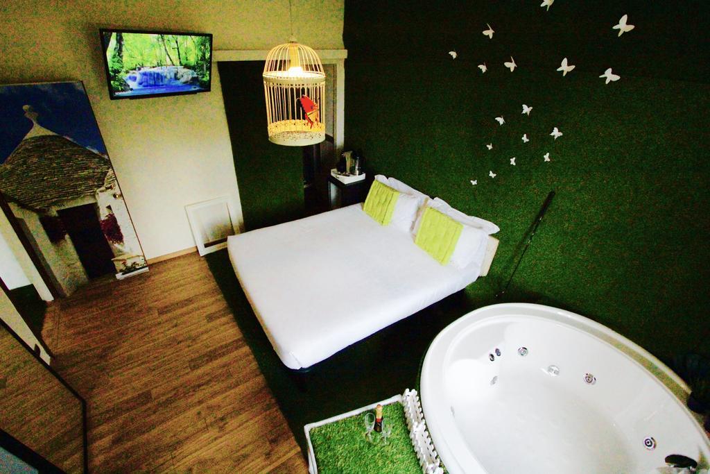 רומא Jacuzzi Rooms מראה חיצוני תמונה