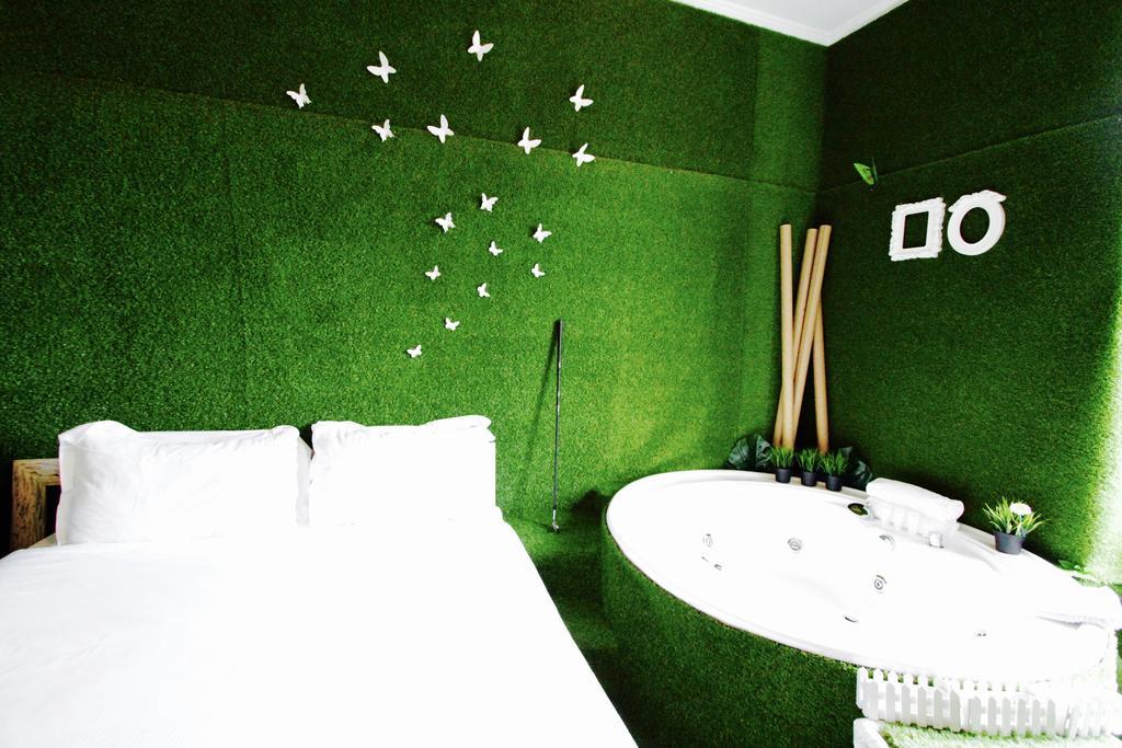 רומא Jacuzzi Rooms מראה חיצוני תמונה