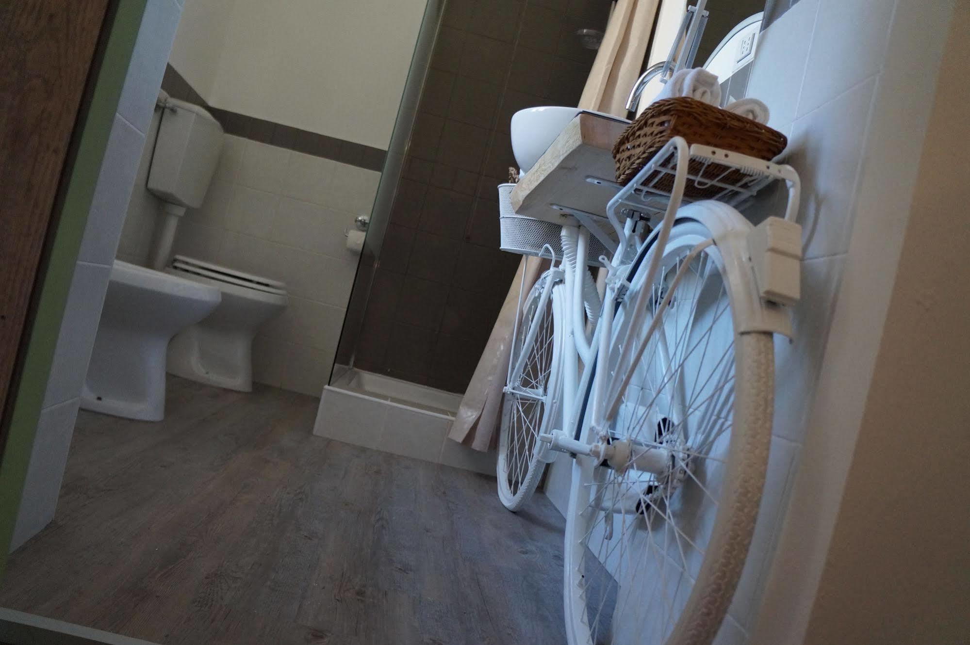 רומא Jacuzzi Rooms מראה חיצוני תמונה